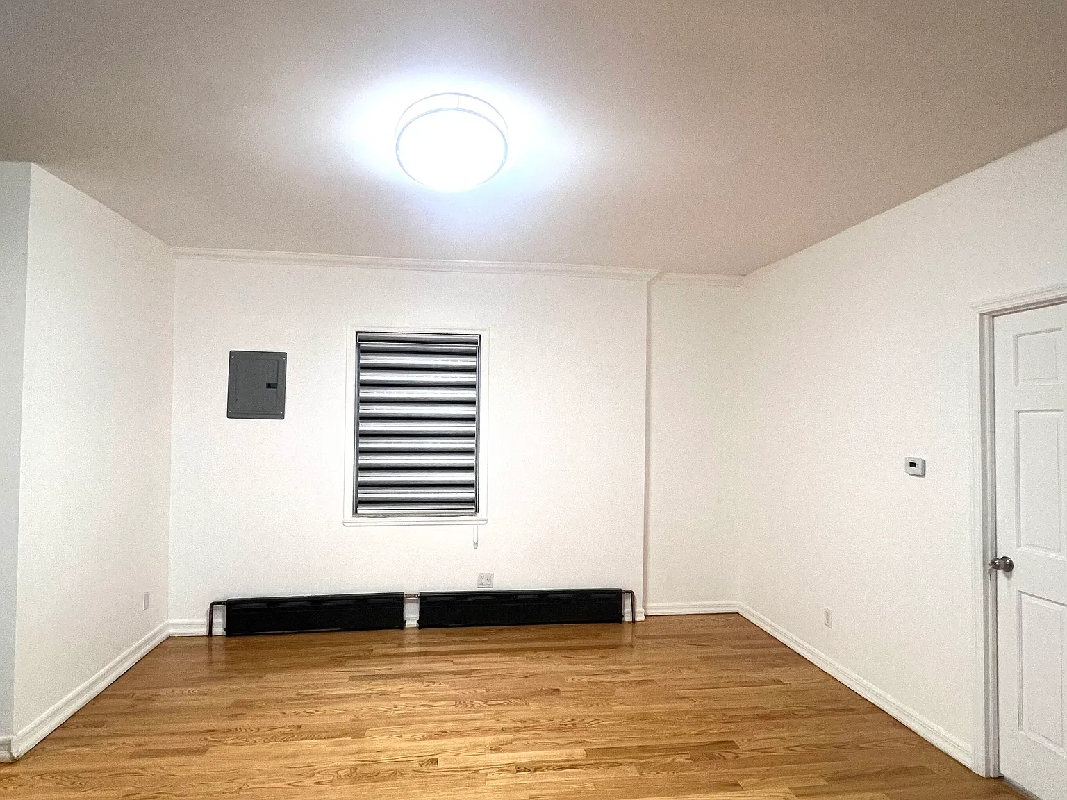 3 bed, 1100 sqft, $3,200 — Photo 4