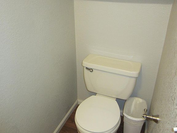 Downstairs 1/2 Bath