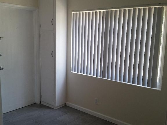 4th image of 5013 Auburn Dr #A