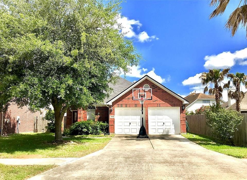 1st image of 18322 Brenwood Manor Dr