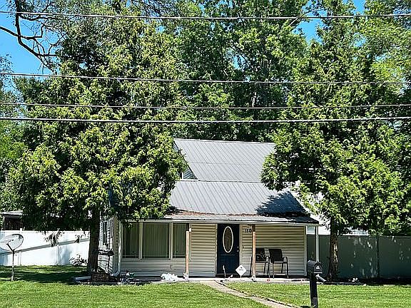 2nd image of 1100 E Bristol St