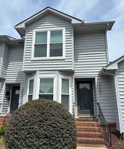 1009 Hempstede Dr — Photo 1