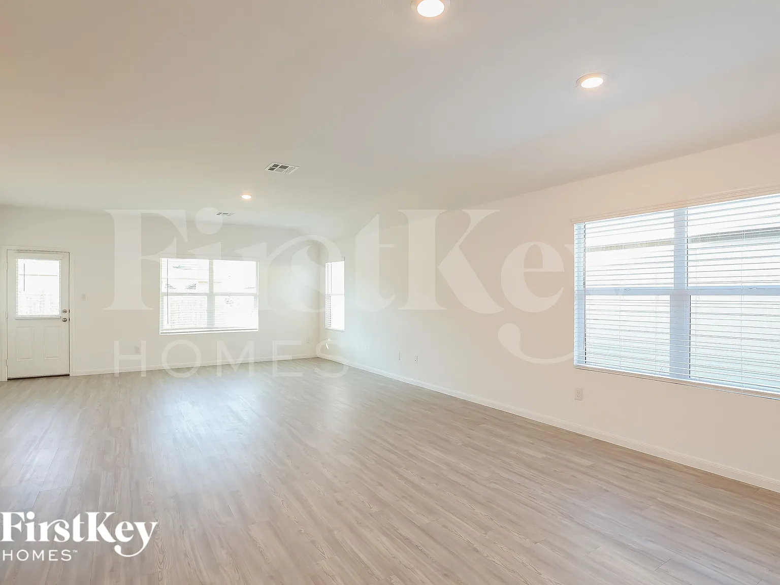 4 bed, 3.0 bath, 1910 sqft, $1,670 — Photo 4