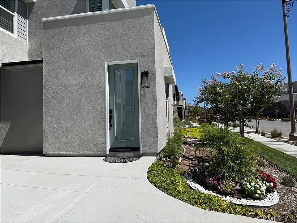 15642 Caterpillar Dr