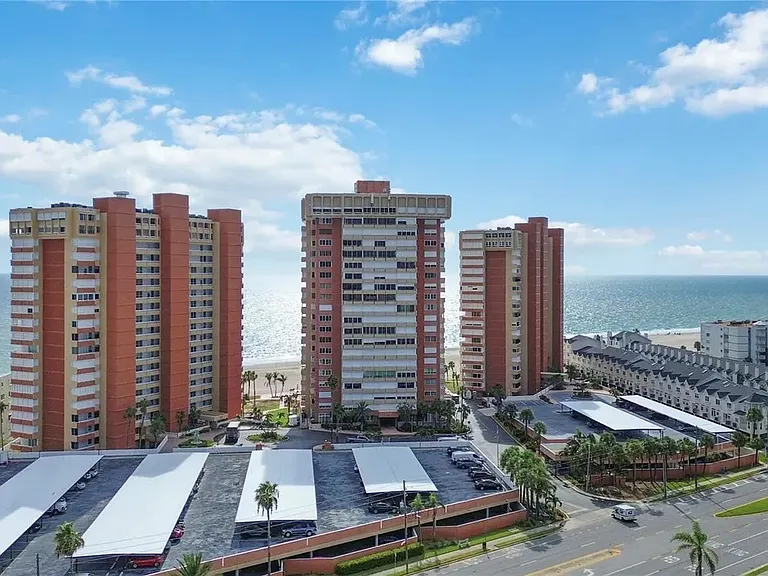 17920 Gulf Blvd #1401 — Photo 4