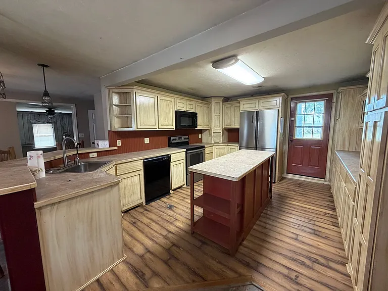418 SE #F — Photo 2