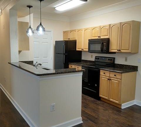 2nd image of 11521 Villa Grand APT 905