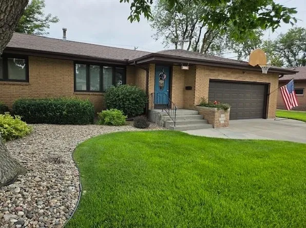 2666 Pershing Rd, Columbus, NE 68601