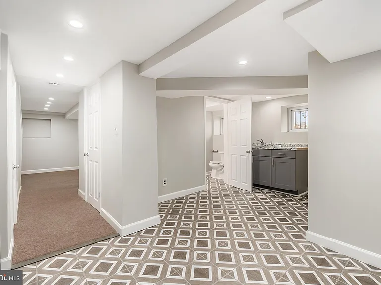 900 Madison St NW #B — Photo 31
