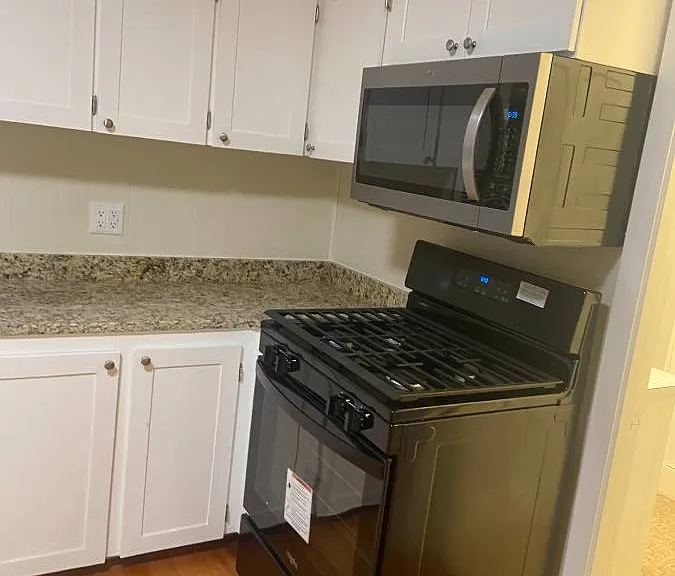 415 Chancery St #2 — Photo 1
