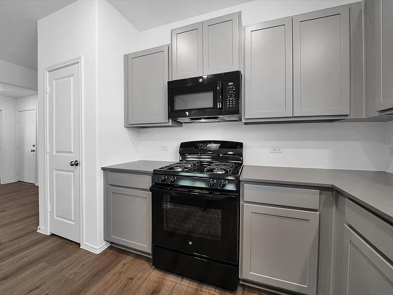145 Crawford — Photo 10