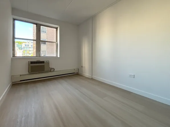 301 Elizabeth Street image 5 of 15