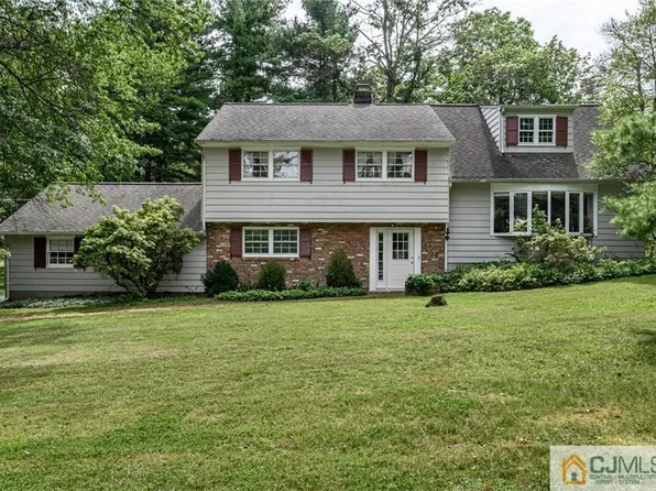 4 Mountain View Ln, Warren, NJ 07059