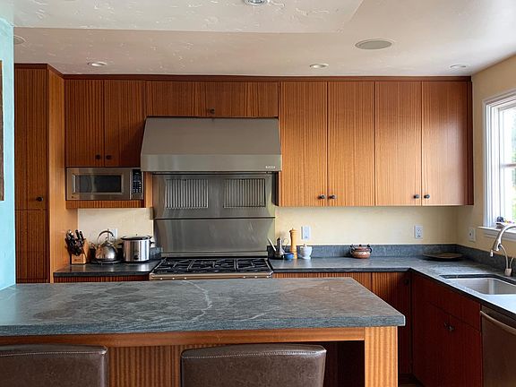 2nd image of 120 Belgrave Ave