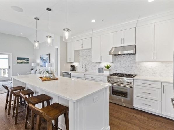 12 Waterville Ln #12, Hopkinton, MA 01748