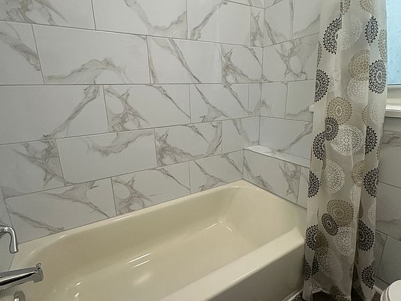 4th image of 4438 Sansom St #1R