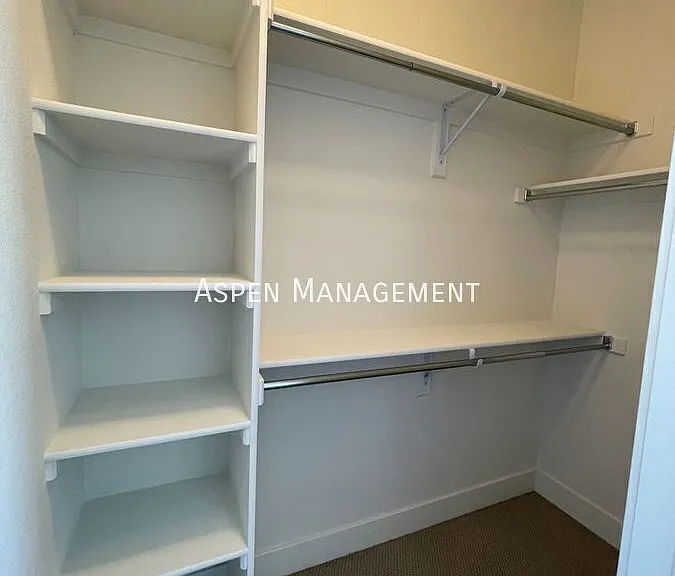 2215 Village Green Way — Photo 17