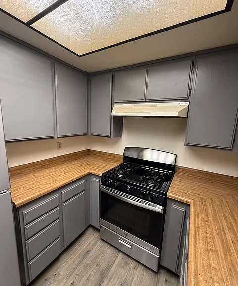 926 N M Pl — Photo 2