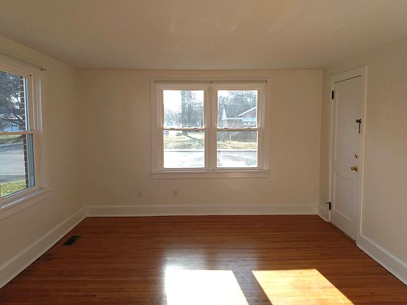 4th image of 1559 Edgar Ave APT 1N