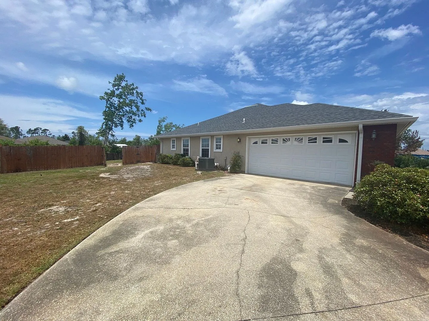 Spacious 4Bed/2Ba Brick/Stucco Home in Lynn Haven! *1/2 OFF 1st Month for A-D Military!* — Photo 2
