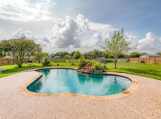 219 Castleridge Dr, Red Oak, TX 75154