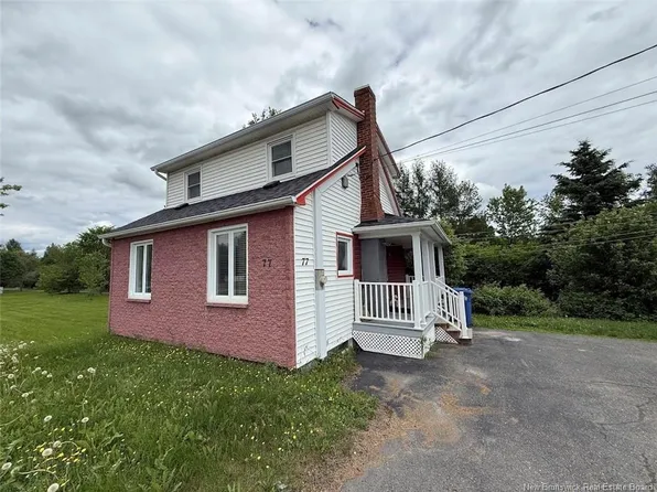 77 Isidore Boucher Blvd, Edmundston, NB E7B 1V6