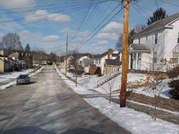 Exterior Neighborhood (street photo)