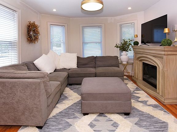 5th image of 435 Cabot St #B