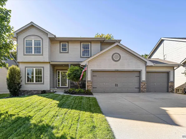 1928 S 198th St, Omaha, NE 68130