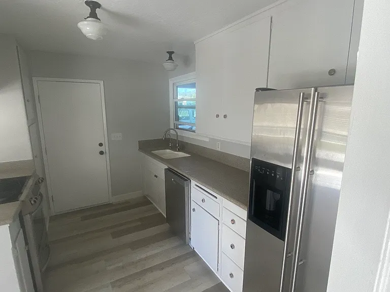 325 S Brookshire Ave — Photo 5