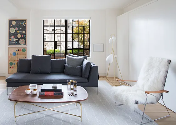 Sold by Compass | media 25