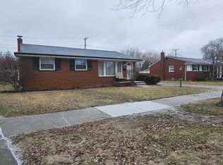 20430 Kenmore Ave, Harper Woods, MI 48225
