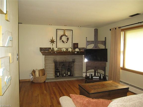 2nd image of 13 Walker Ct