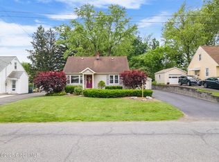 9 Carol Ann Dr, Albany, NY 12205