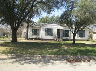 209 NE 37th St, Grand Prairie, TX 75050