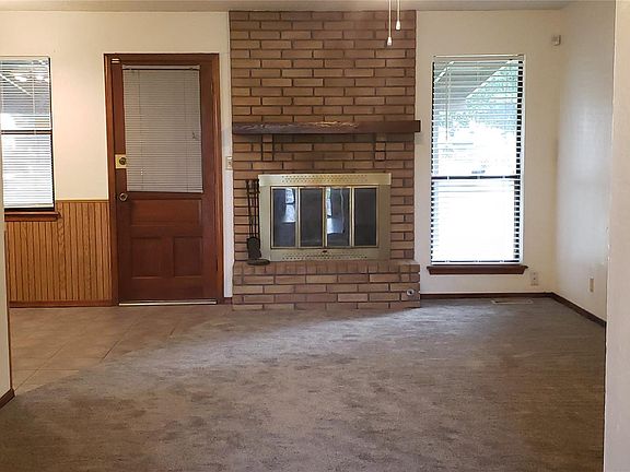 2nd image of 1325 S 121st Ave E