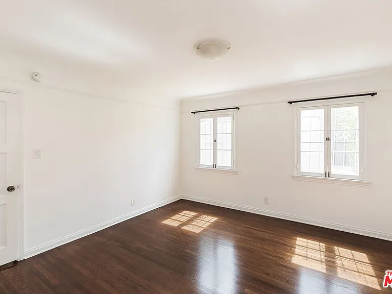 1054 S Stanley Ave — Photo 10