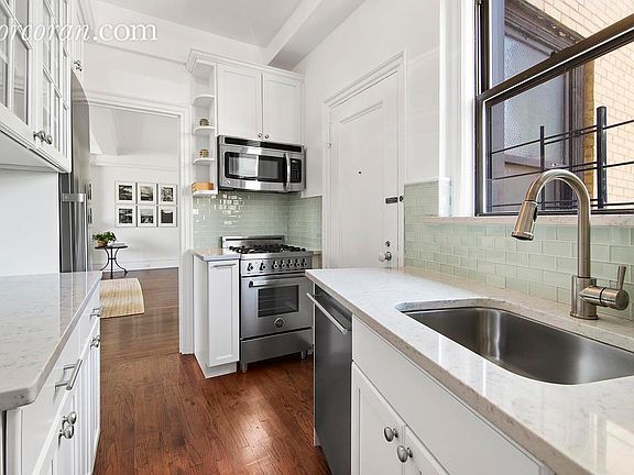 4th image of 175 E 79th St APT 15C