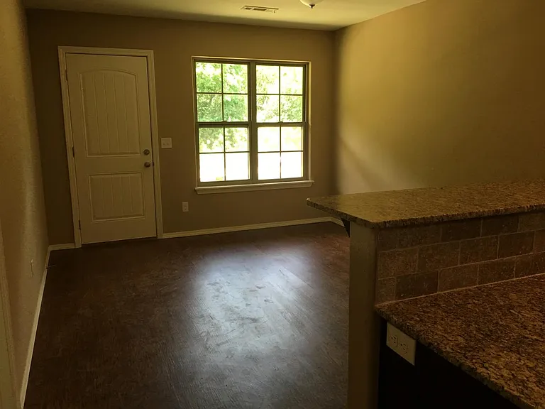 3204 Amberwood Ave — Photo 11