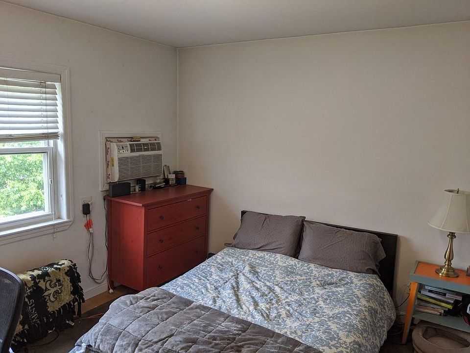 2nd image of 20-15 36th St #2