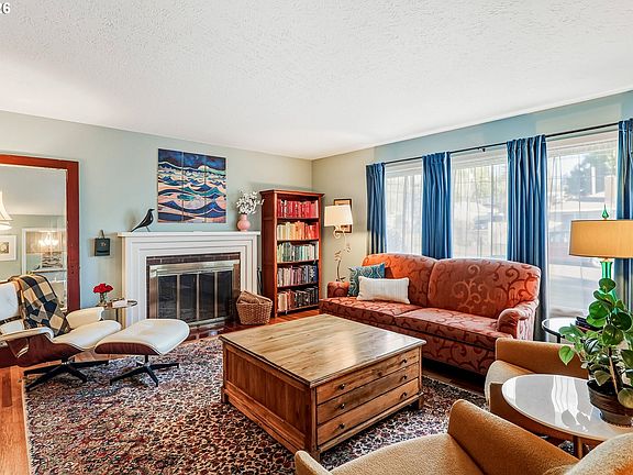 5th image of 10609 SE 34th Ave