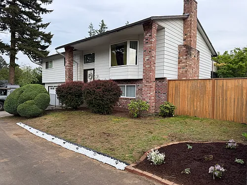 990 SW Kings Byway Photo 1