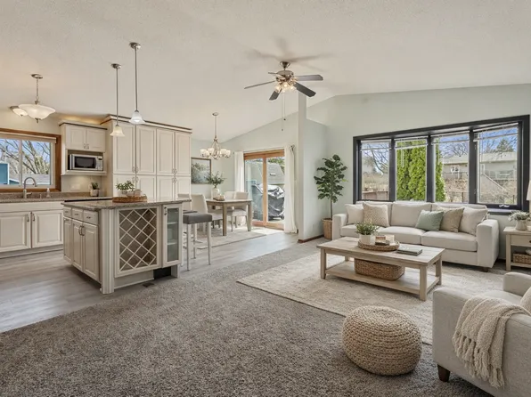 1004 6th St NW, Kasson, MN 55944