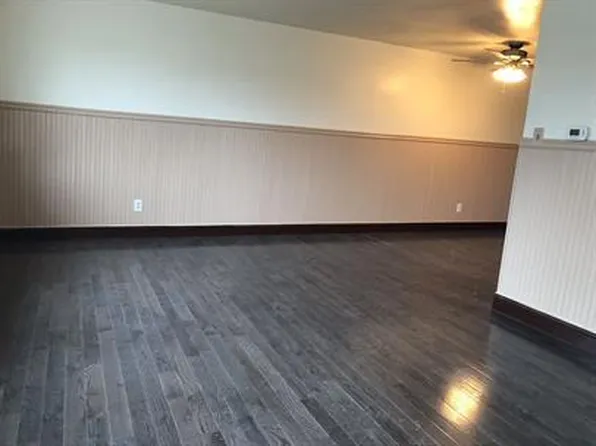 9722 Hoff St, Philadelphia, PA 19115