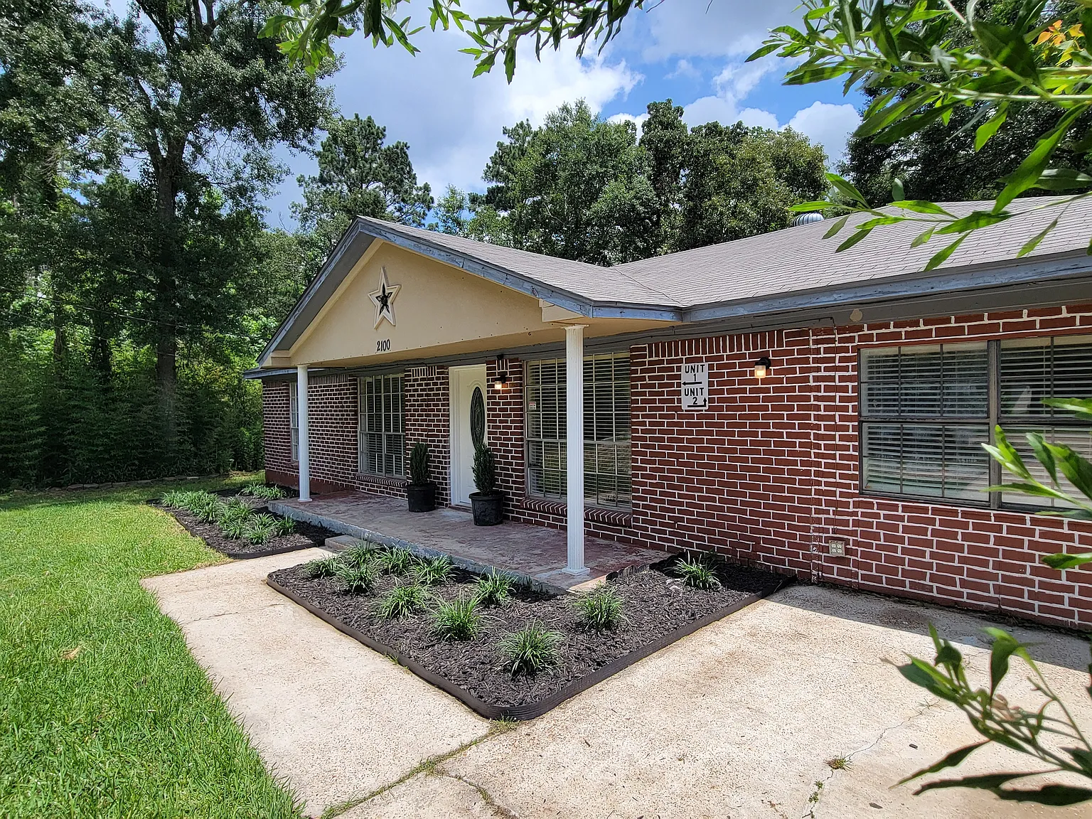 2100 Hill Top Ct — Photo 4