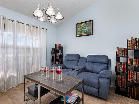 4th image of 2453 Peace Cir