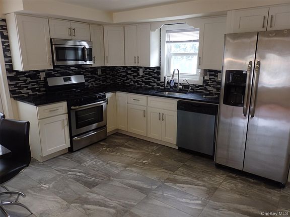 4th image of 60 E Pine Street