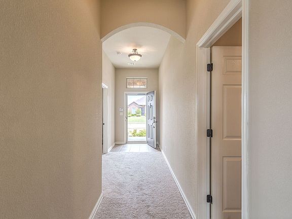 4th image of 3207 E Fairmont Pl
