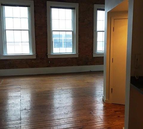 3rd image of 319 President Clinton Ave Ste 208