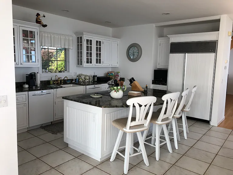 390 Old Montauk Hwy — Photo 12